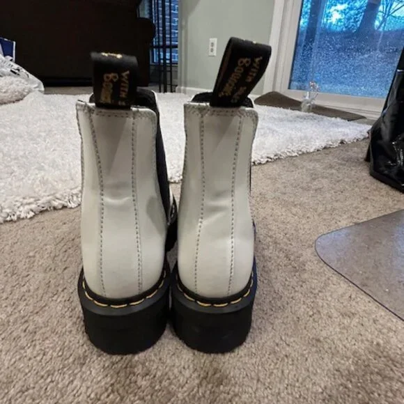 Dr. Martens Chelsea Boot Size US 6 - Picture 5 of 6